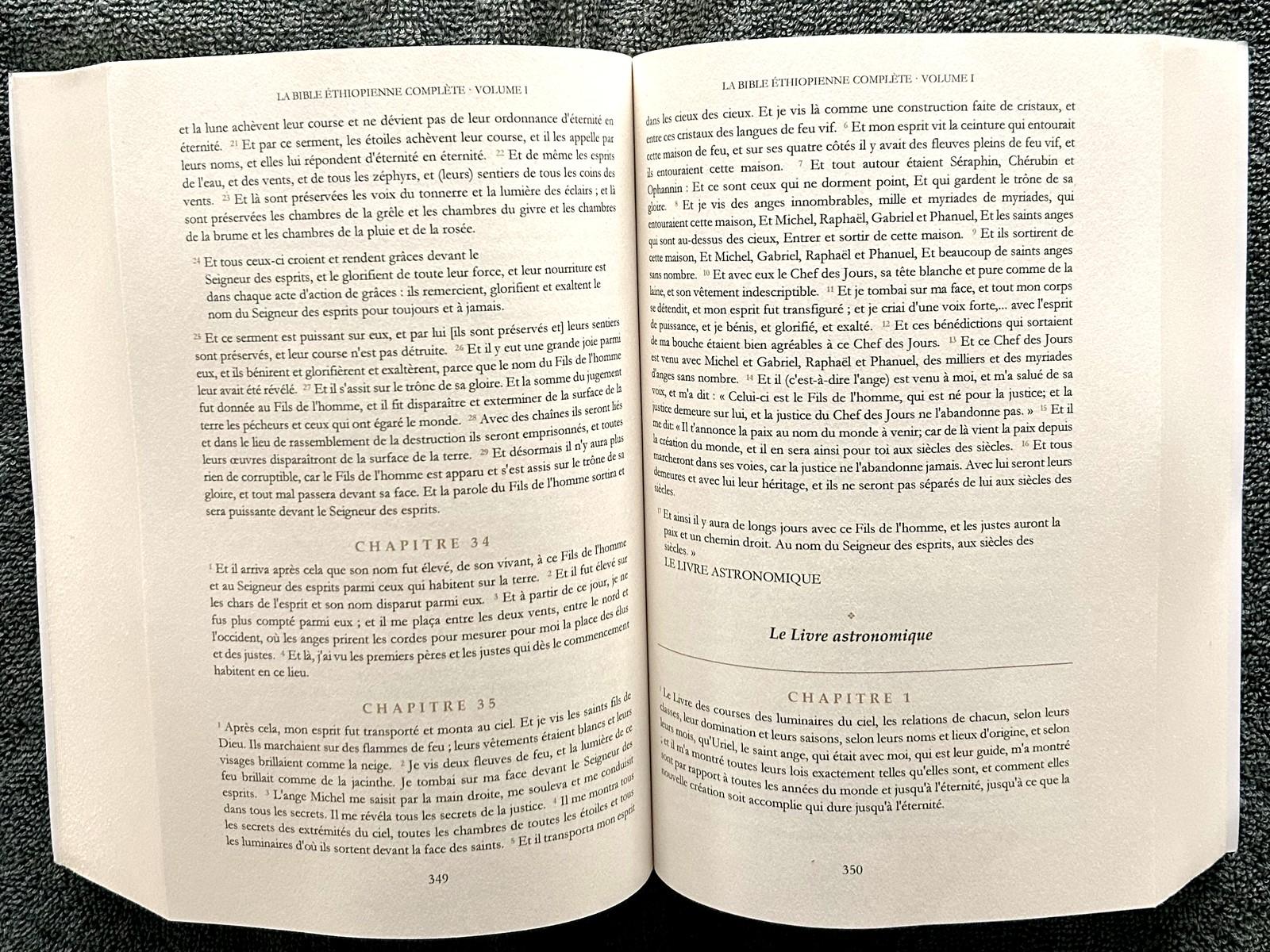 La Bible Éthiopienne Complète — Une double page, dans le Livre d'Hénoch